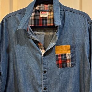 CACO STREETWEAR BLUE DENIM BUTTON DOWN WITH PLAID POCKET LIGHT WEIGHT DENIM